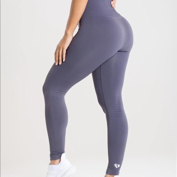 NWT Women’s Best seamless power leggings - Picture 2 of 3